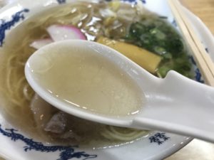 お食事処中華そば『さくや』の中華ぞばのスープ