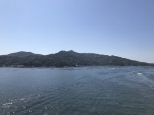 宇和島市九島にかかる九島大橋からの眺め